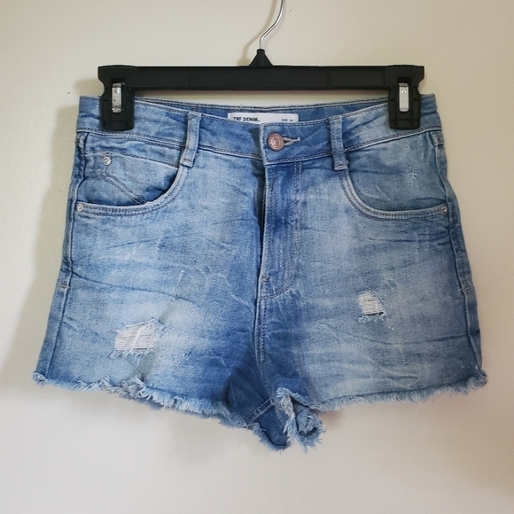 Zara High-Rise Distressed mini shorts Size 2 in blue - Picture 1 of 11